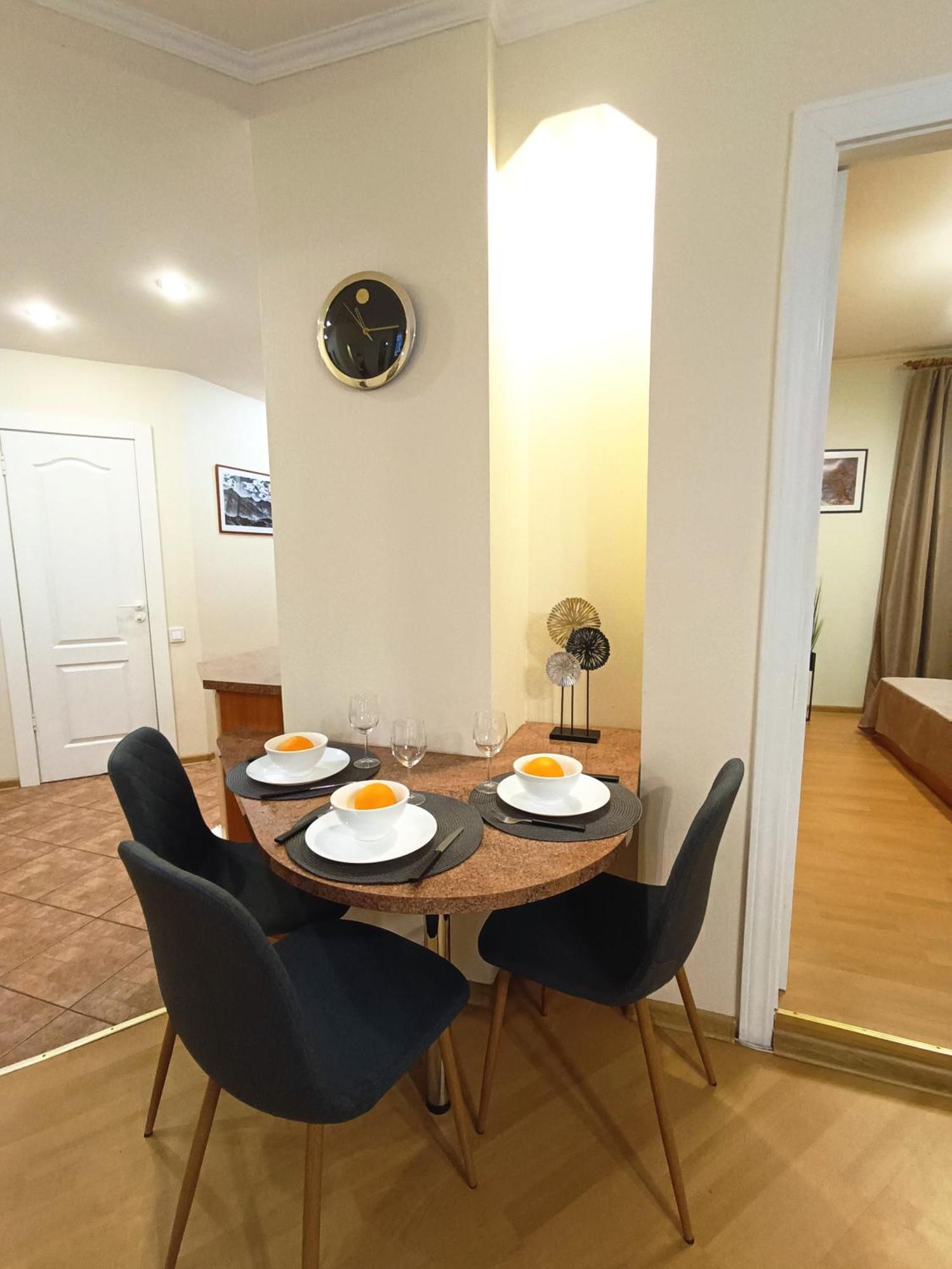 Two Bedroom Apartment In Old Town, Up To 6 Guests Riga Ngoại thất bức ảnh